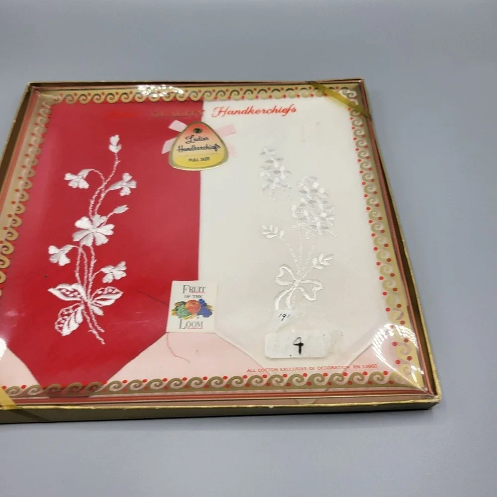 Vtg Fruit Of The Loom Ladies Quality Handkerchiefs Cotton Embroidered Set of 2